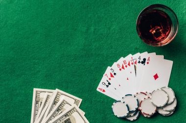 Live blackjack and roulette dealer table interface